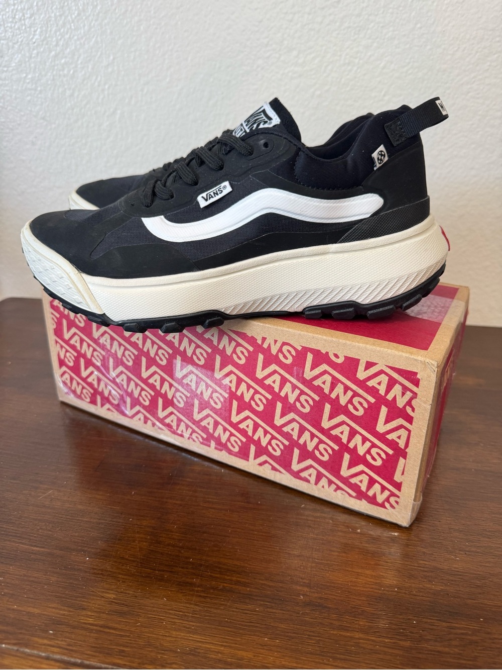 Vans MTE Crosspath Black White Water Resistant Mens 6.5/Womens 8.0 Unisex New